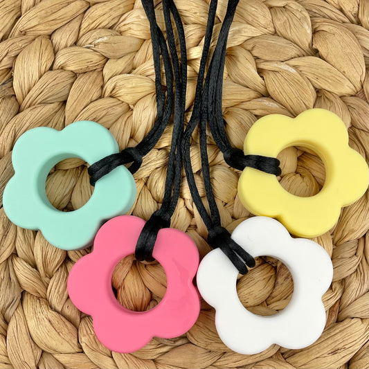 Flower Chewy Necklace